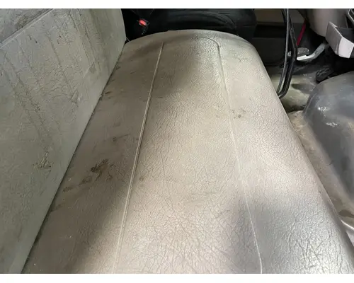 STERLING L9500 SERIES Seat (non-Suspension)