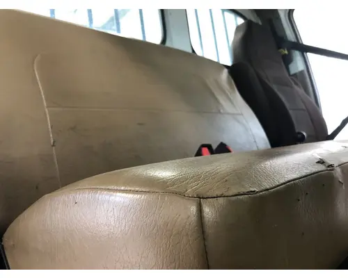 STERLING L9500 SERIES Seat (non-Suspension)