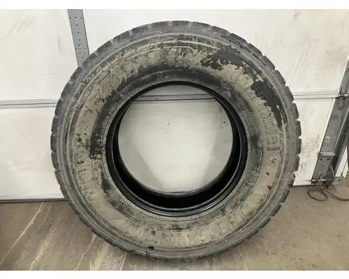 STERLING L9500 SERIES Tires