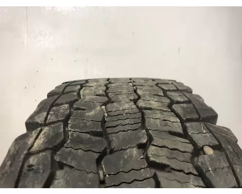 STERLING L9500 SERIES Tires