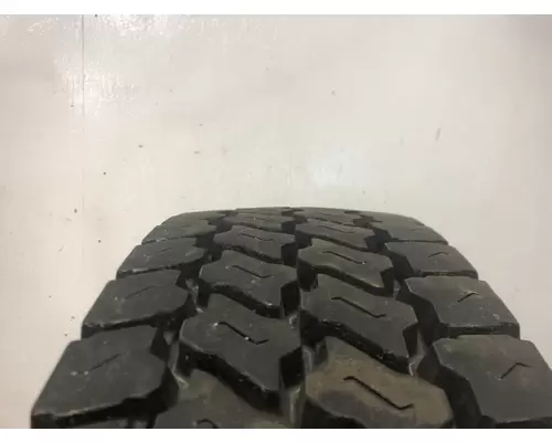 STERLING L9500 SERIES Tires