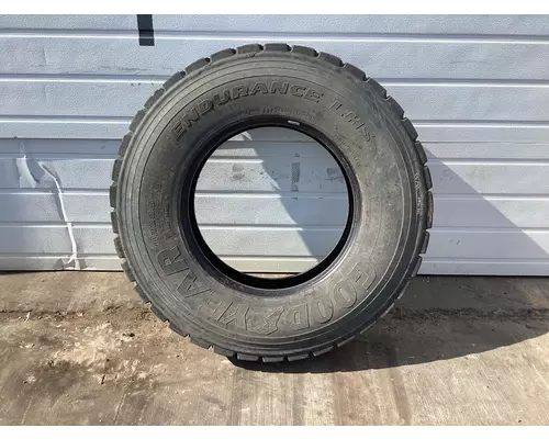 STERLING L9500 SERIES Tires