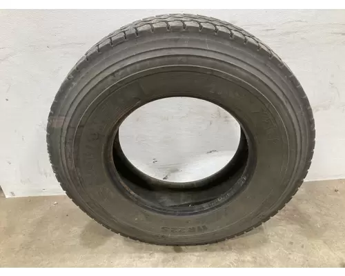 STERLING L9500 SERIES Tires