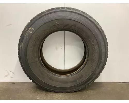 STERLING L9500 SERIES Tires