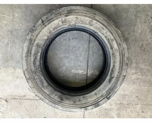 STERLING L9500 SERIES Tires