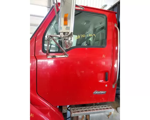 STERLING L9500 DOOR ASSEMBLY, FRONT