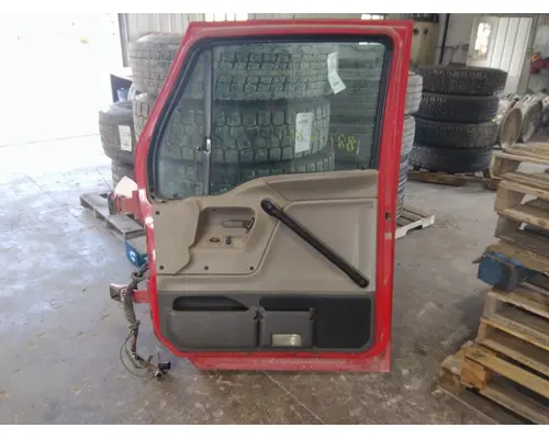 STERLING L9500 DOOR ASSEMBLY, FRONT