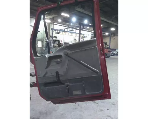 STERLING L9500 DOOR ASSEMBLY, FRONT