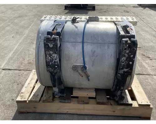 STERLING L9500 Fuel Tank