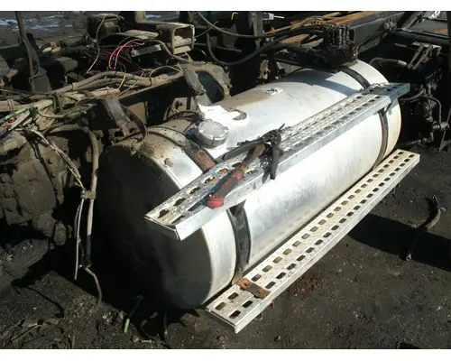STERLING L9500 Fuel Tank