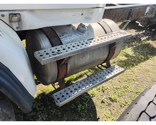 STERLING L9500 Fuel Tank