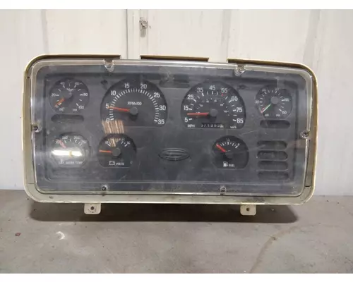 STERLING L9500 GAUGE CLUSTER