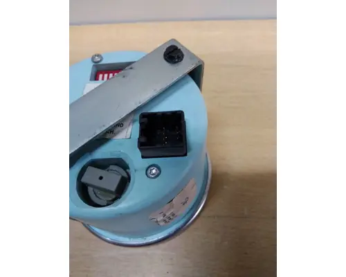 STERLING L9500 GAUGE TACHOMETER