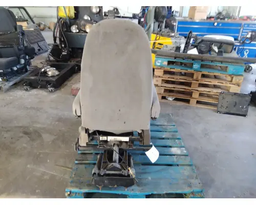 STERLING L9500 SEAT, FRONT