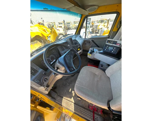 STERLING LT8500 Complete Vehicle