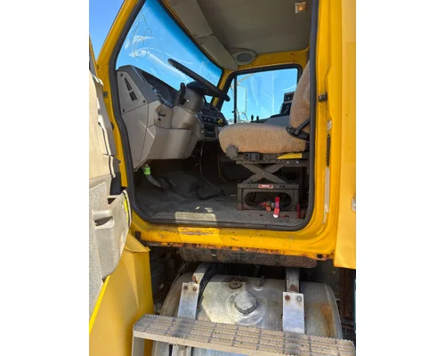 STERLING LT8500 Complete Vehicle