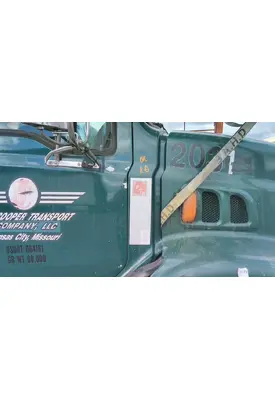 STERLING LT9500 COWL