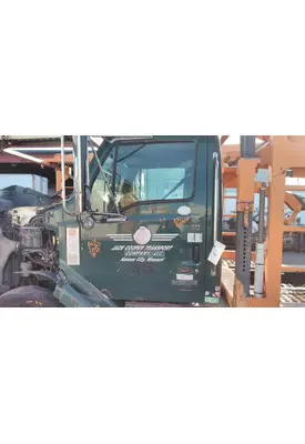 STERLING LT9500 DOOR ASSEMBLY, FRONT