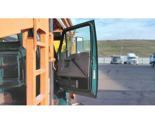 STERLING LT9500 DOOR ASSEMBLY, FRONT