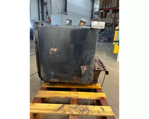 STERLING LT9500 Fuel Tank