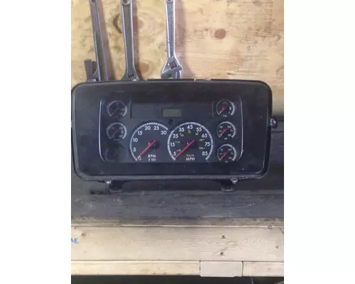 STERLING LT9500 Instrument Cluster