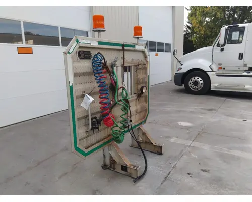 STURDY LITE CAB RACK HEADACHE RACK