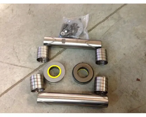 Spicer I-120 King Pin Set