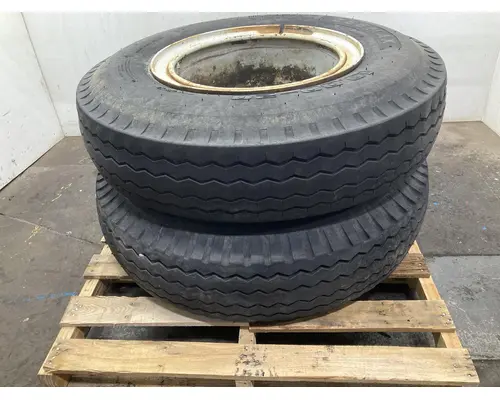 Tire And Rim Spoke 22.5 Vander Haags Inc Kc