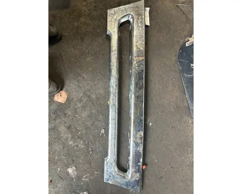 Grille STERLING 360 Truck Salvage International Inc