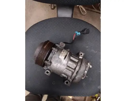 Air Conditioner Compressor Sterling 9513 Caseyâs Truck Salvage World