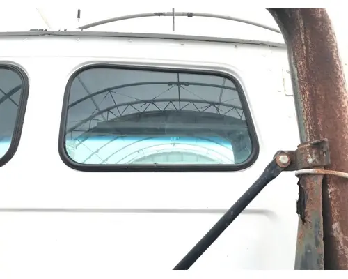 Back Glass STERLING A9500 SERIES Vander Haags Inc Cb