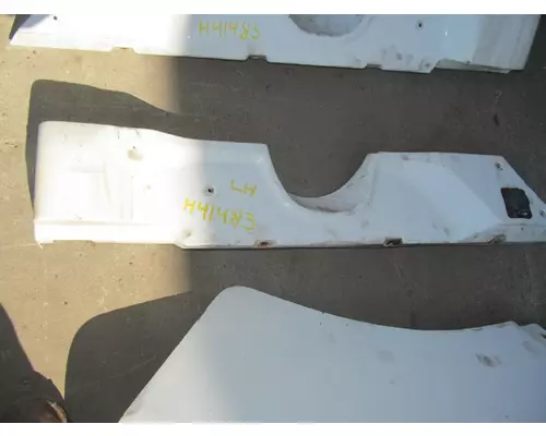 Skirt STERLING A9500 Michigan Truck Parts
