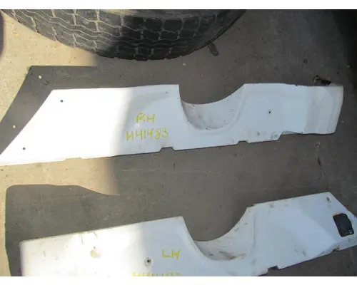 Skirt STERLING A9500 Michigan Truck Parts