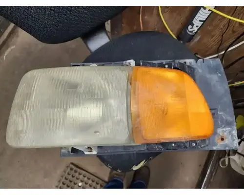 Headlamp Assembly Sterling A9500 Casey's Truck Salvage World