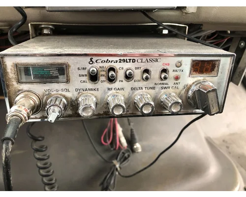Radio Sterling A9513 Vander Haags Inc CB