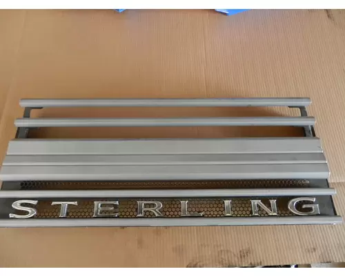 Grille STERLING ACTERRA Charlotte Truck Parts,inc.