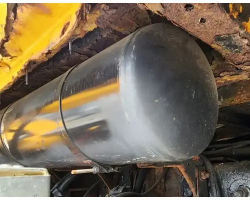 Sterling L7500 Air Tank