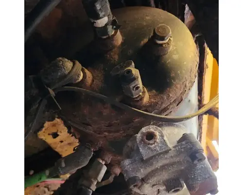 Sterling L7500 Air Tank