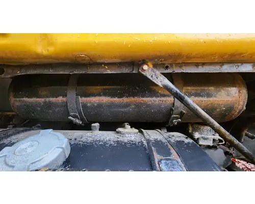 Sterling L7500 Air Tank