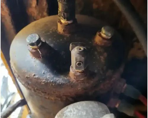 Sterling L7500 Air Tank