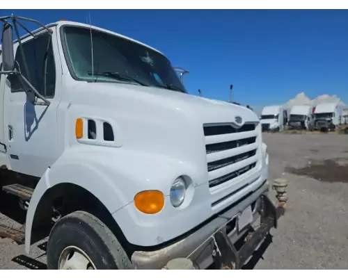 Hood Sterling L7500 Holst Truck Parts