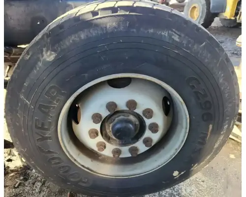 Sterling L7500 Spindle  Knuckle, Front