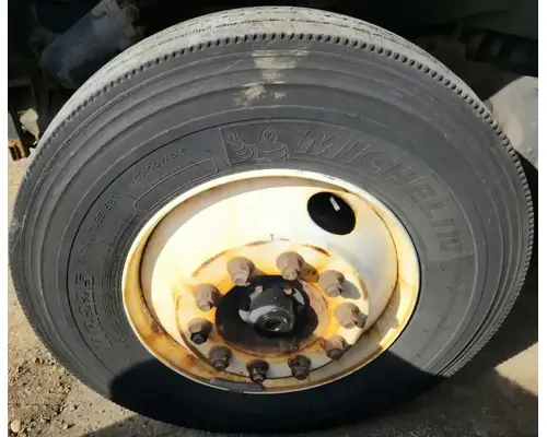 Sterling L7500 Spindle  Knuckle, Front