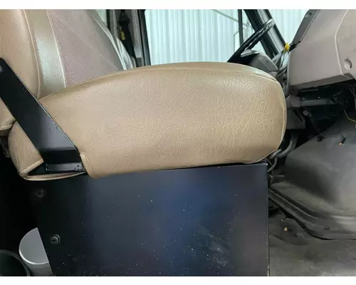 Sterling L7501 Seat (non-Suspension)