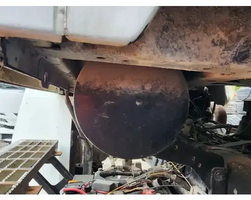 Sterling L8500 Air Tank