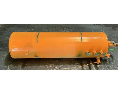 Sterling L8500 Air Tank