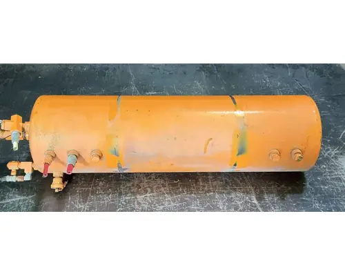 Sterling L8500 Air Tank