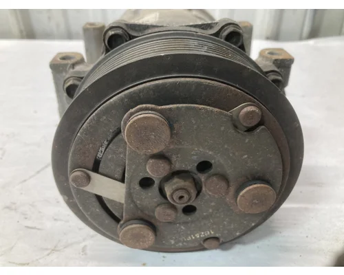Sterling L8513 Air Conditioner Compressor