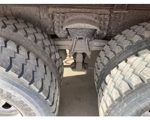 Sterling L8513 Truck