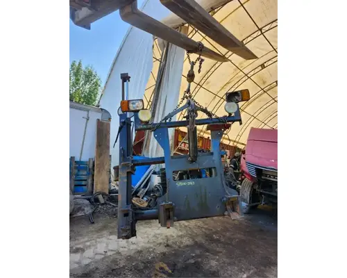 Sterling L9500 Equipment (Mounted)